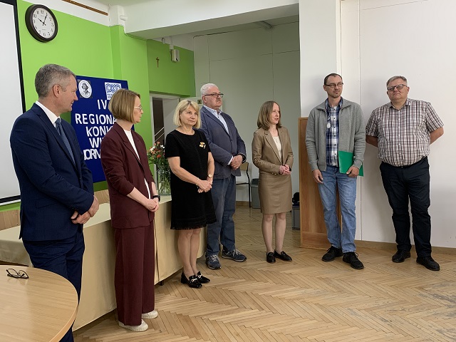 Elżbieta Replińska wita wszystkich przybyłych na finał konkursu